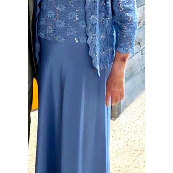 Mother of the Bride/grandmother Size 16. Removable jacket. - Picture 6 of 6